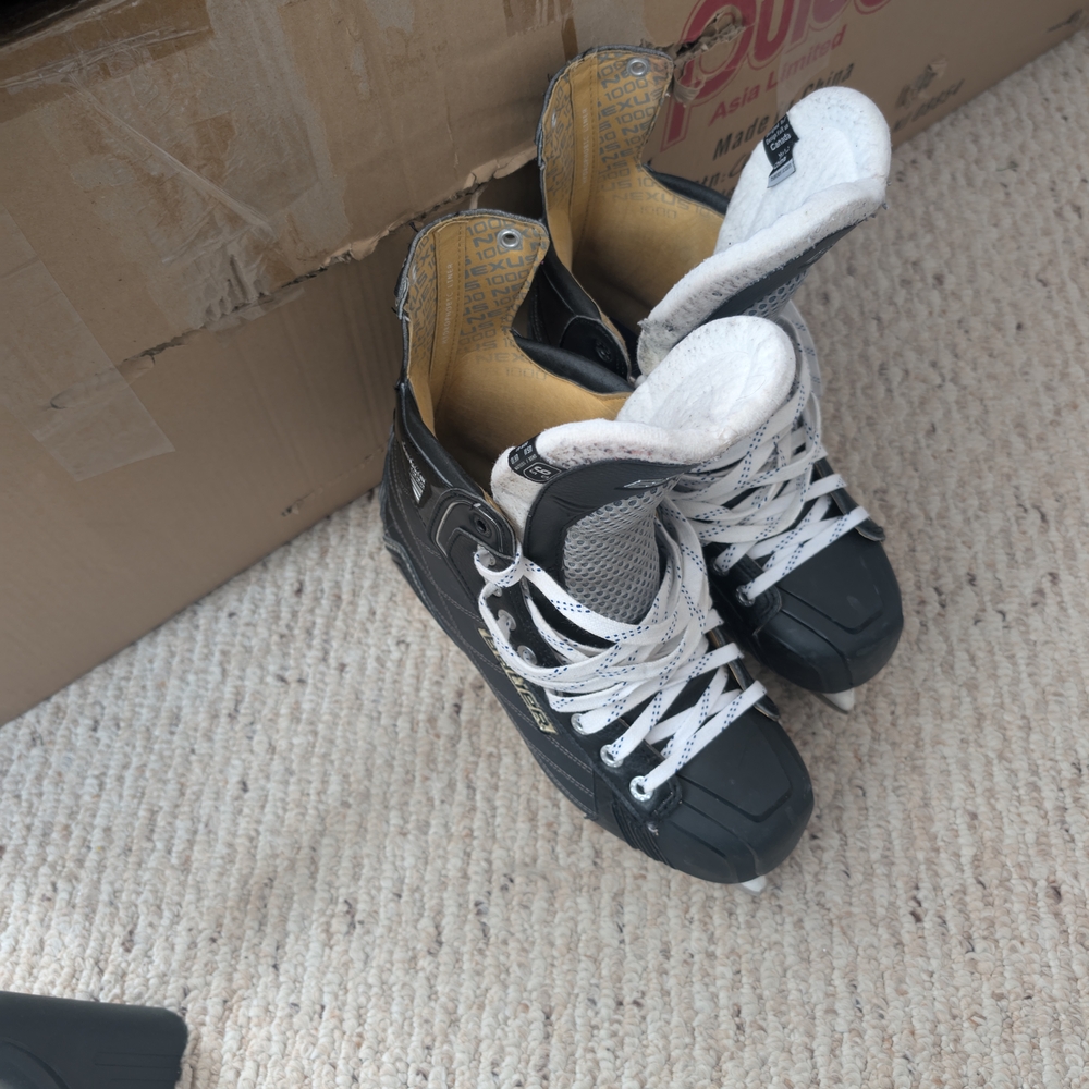 Bauer Nexus 1000 Hockey Skates